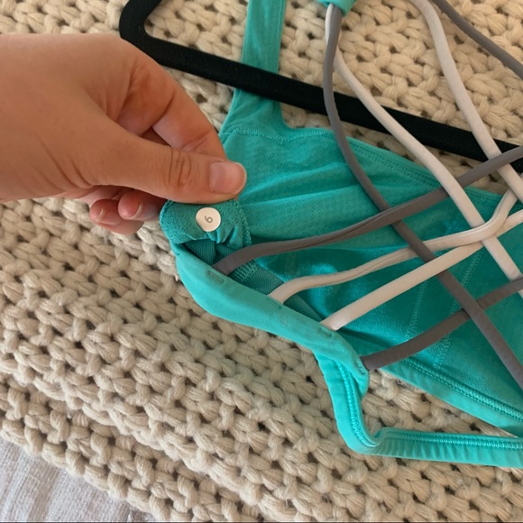 Lululemon Free to Be Teal Bra Sz6 - Picture 8 of 9